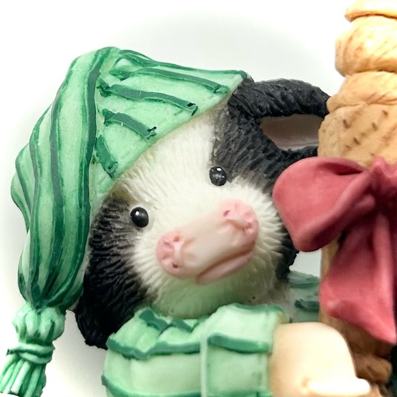 Mary's Moo Moos Enesco 1999 I Thought I Herd Him #548693 Christmas Figure w/Box - Picture 2 of 13